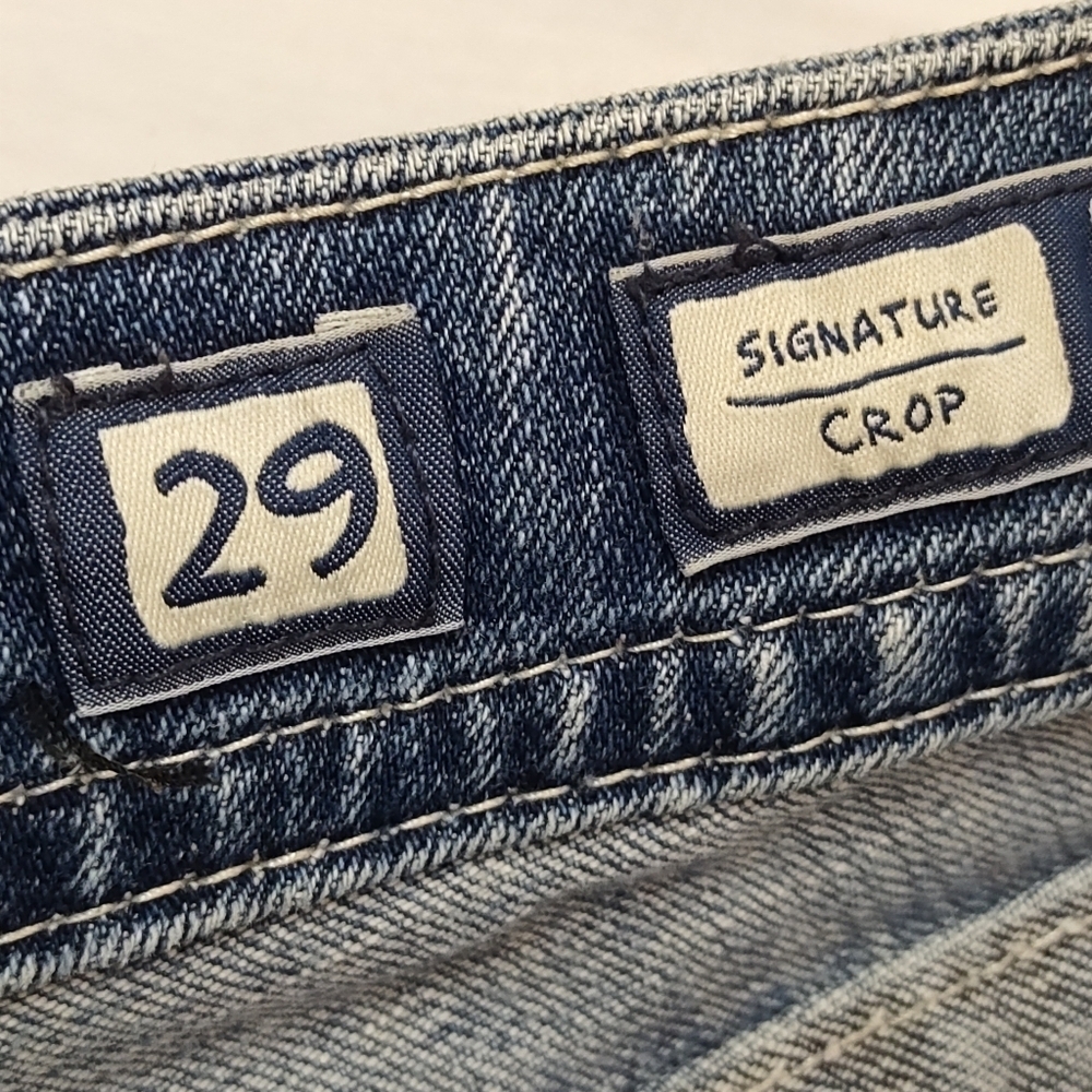 Miss Me Signature Women's Blue Crop Distressed Rhinestones Jeans Size 29 - Picture 12 of 13